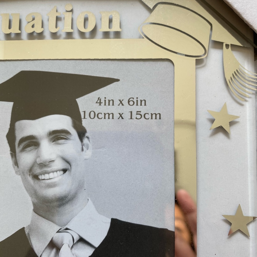 Picture frame - for Graduation 4” x 6” picture - Picture 2 of 8